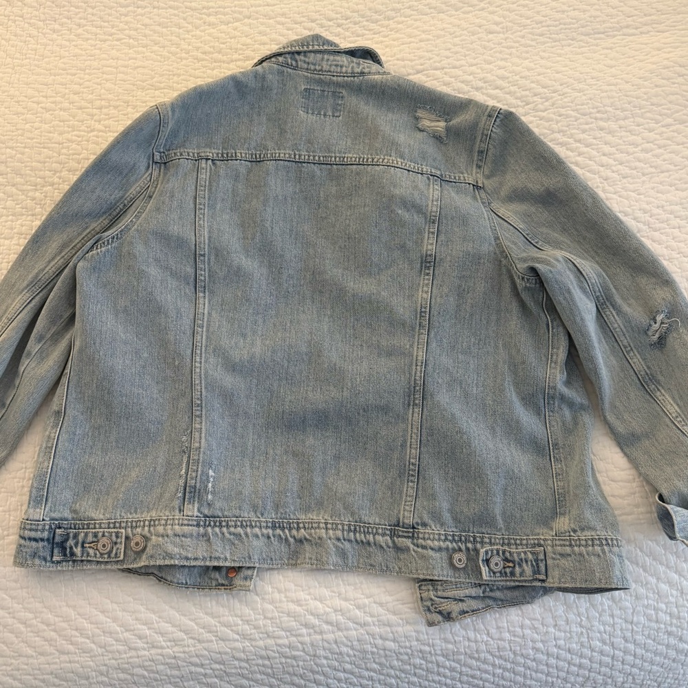 Old Navy Light Wash Distressed Denim Jacket - Picture 2 of 4
